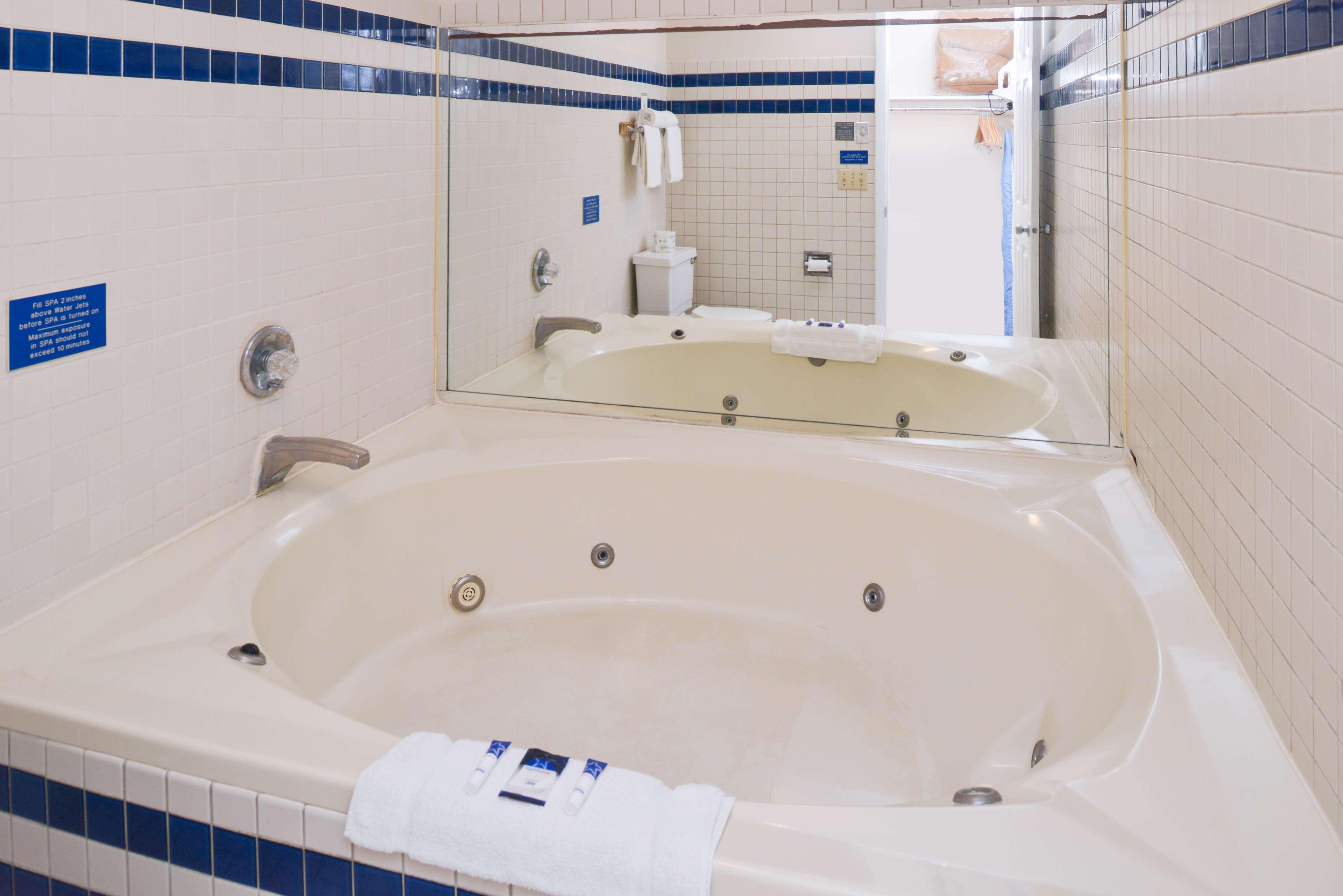 Americas Best Value Inn Plattsburgh  Kültér fotó