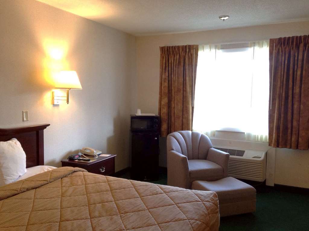 Americas Best Value Inn Plattsburgh  Szoba fotó