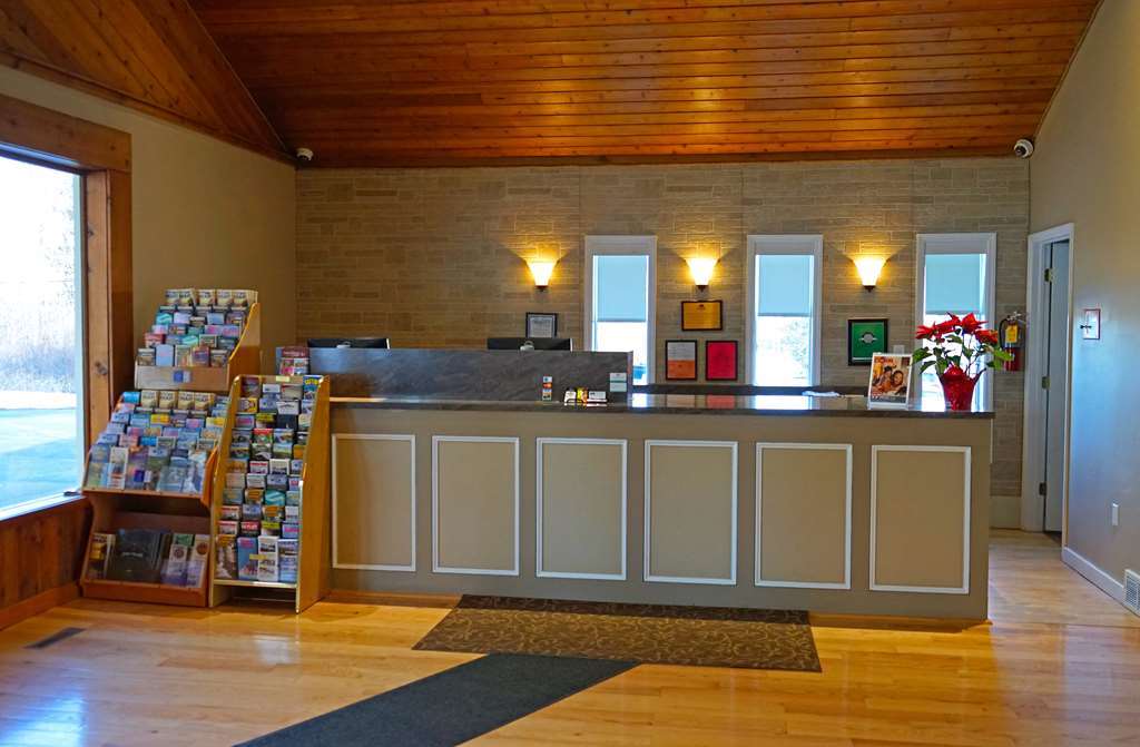 Americas Best Value Inn Plattsburgh  Beltér fotó