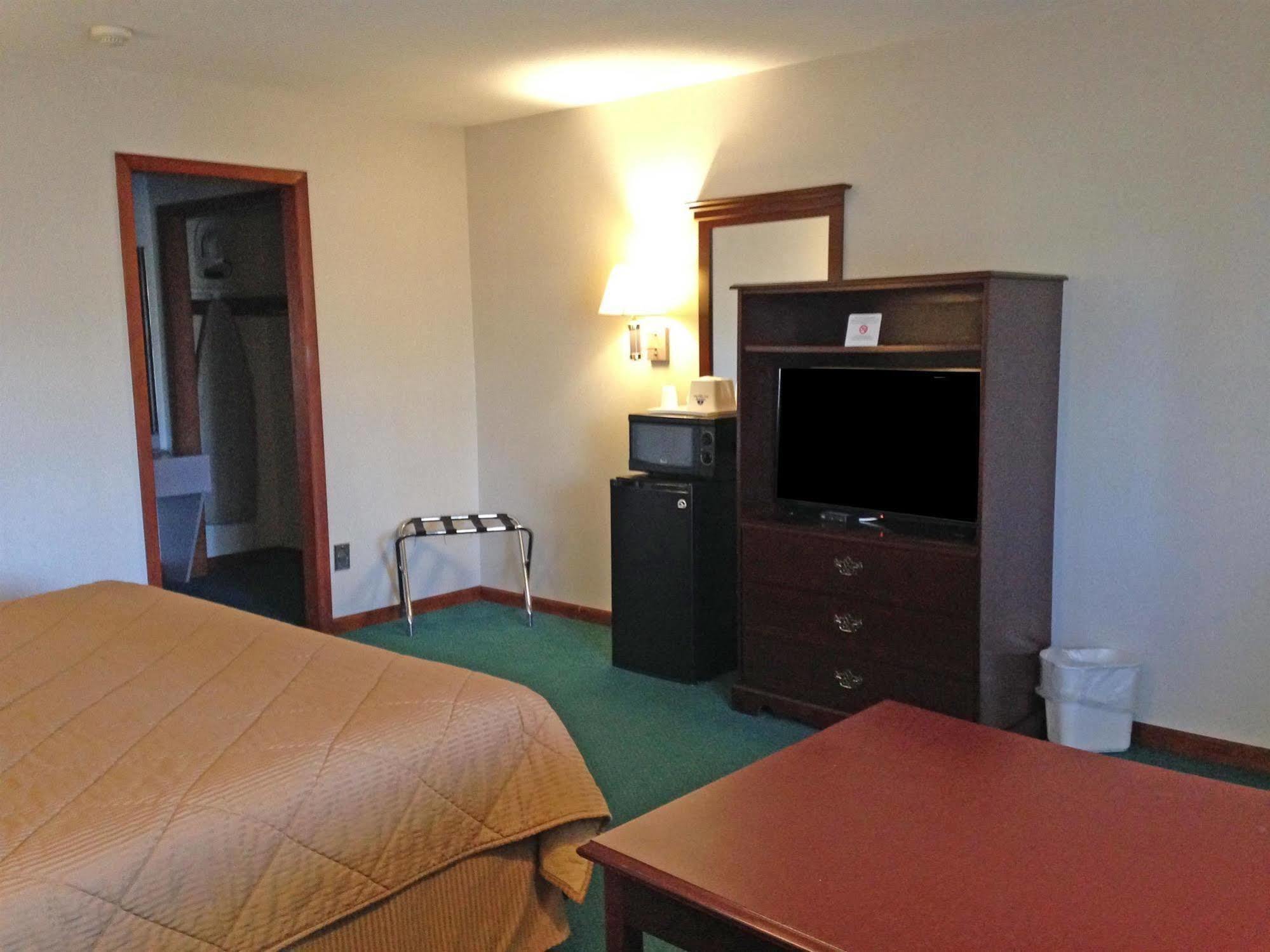 Americas Best Value Inn Plattsburgh  Kültér fotó