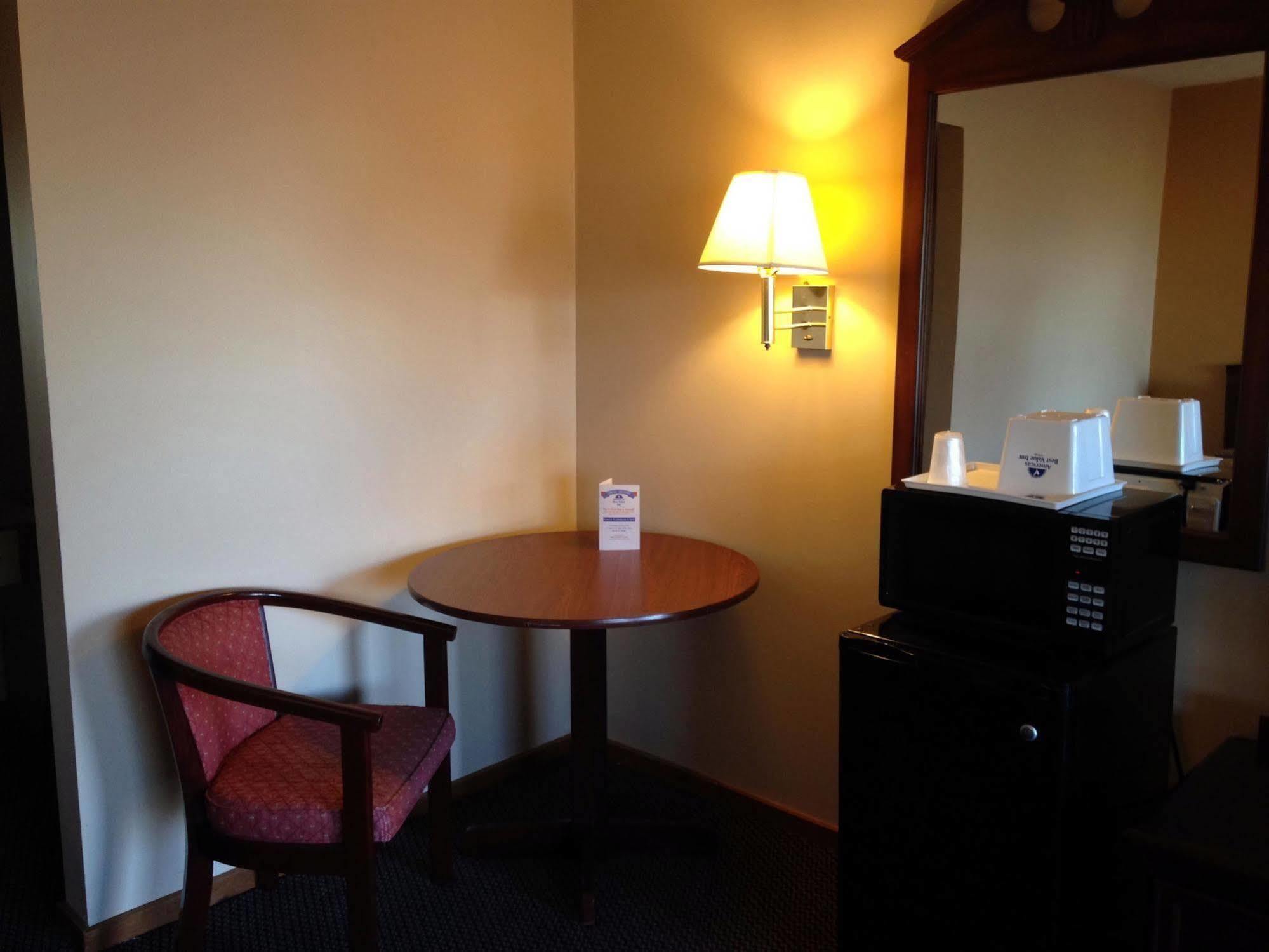 Americas Best Value Inn Plattsburgh  Kültér fotó